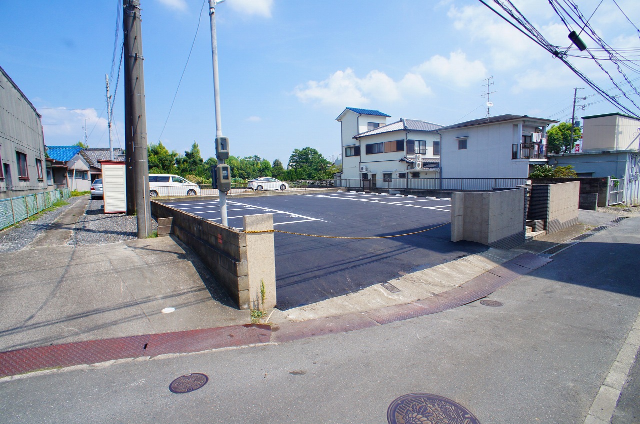 建物解体撤去工事・駐車場補装新設工事・防犯灯新設工事