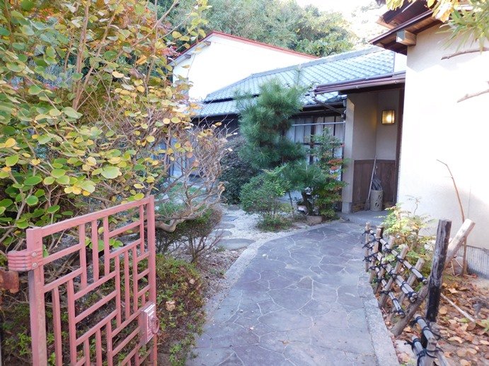 玉野市玉四丁目【隠れ家的なお家】