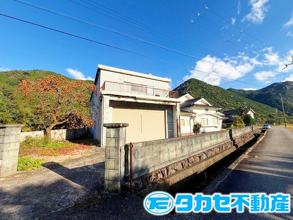神崎郡神河町大河　倉庫付き戸建