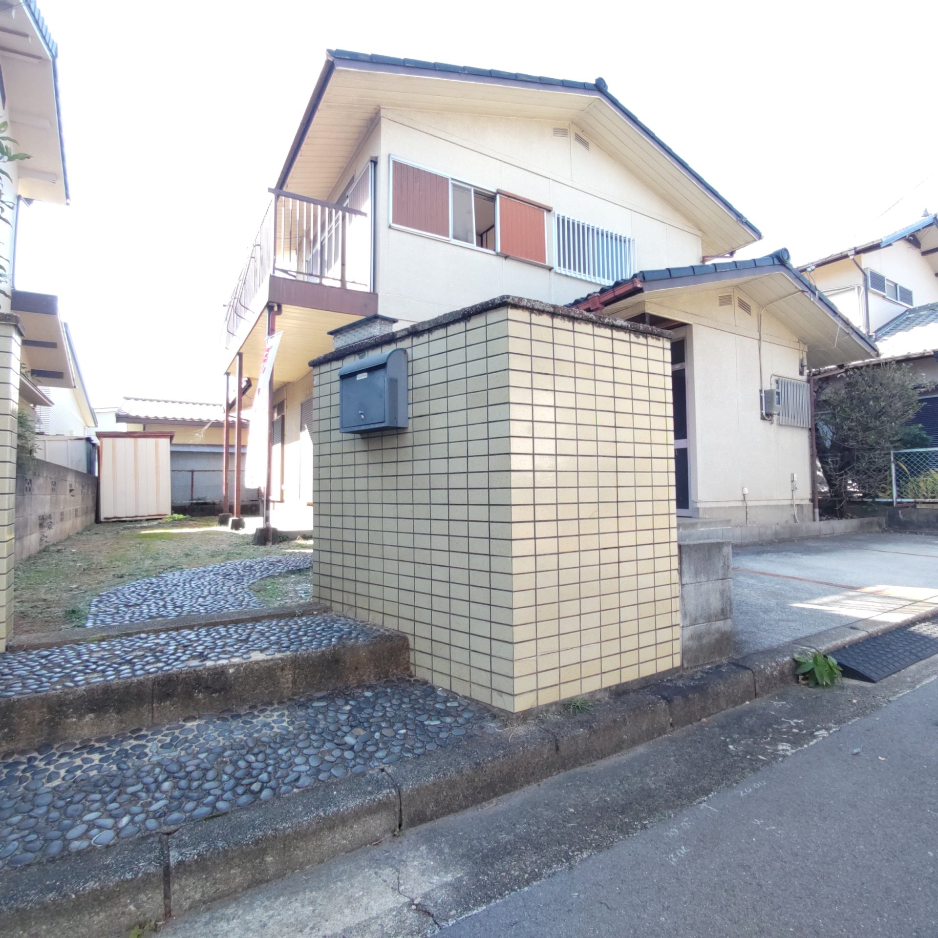 魚住町金ケ崎　古家付土地