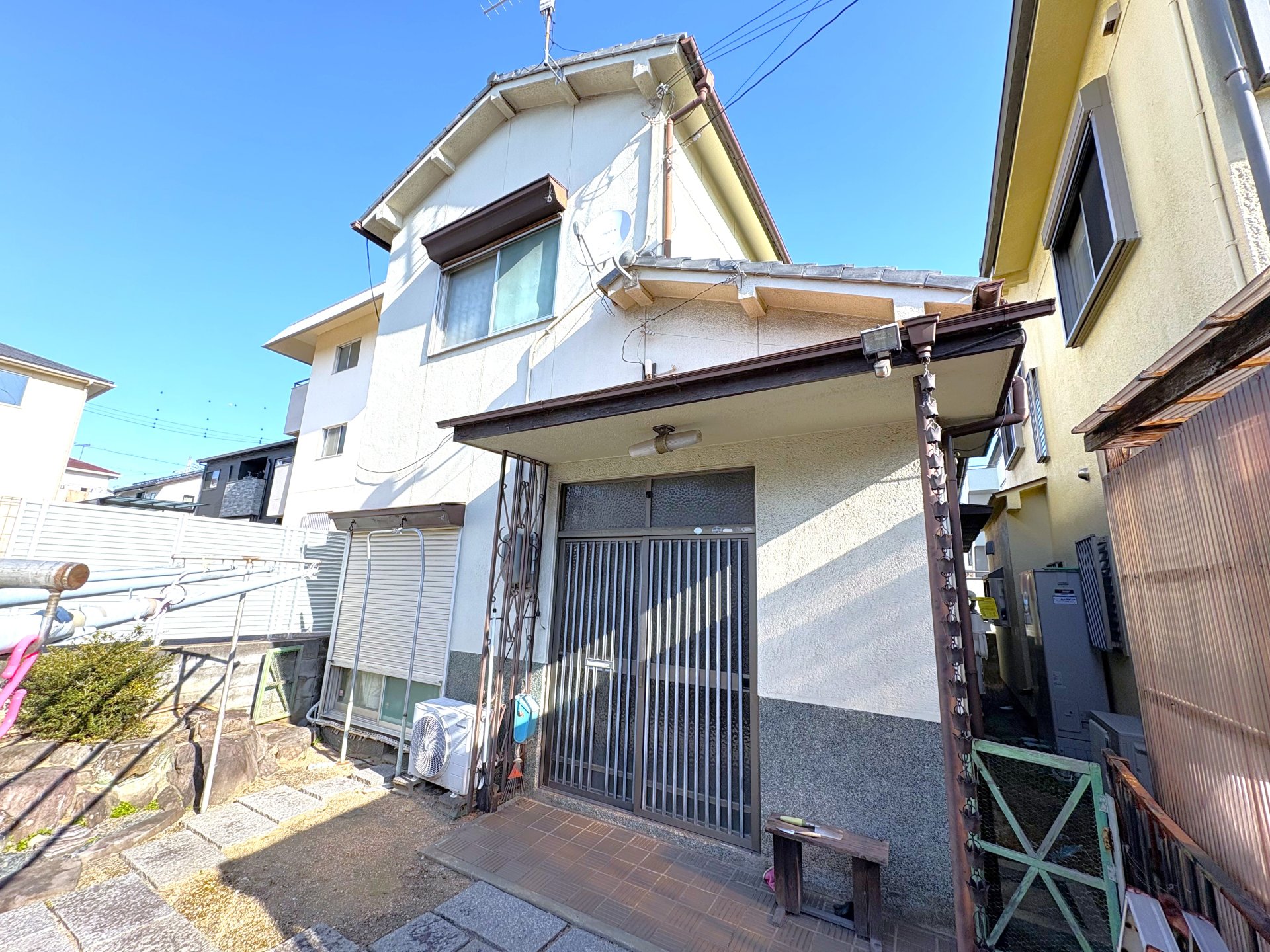 魚住町清水　一戸建て